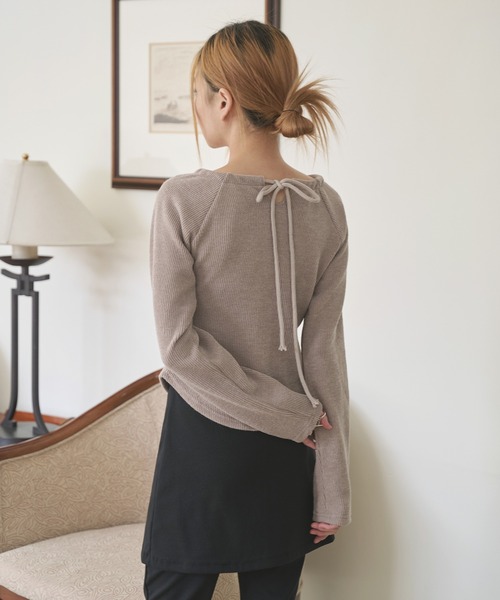 UNE MANSION（ユヌマンション）の「ホルターネックショルダースリットＴシャツニットカットソー（Tシャツ/カットソー・レディース・ブラック/ベージュ/アイボリー・FREE）」の20枚目の写真