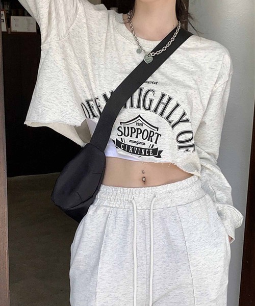 NANEA(ナネア)の「クロップド丈 裾カットオフトップス(Tシャツ/カットソー・レディース・ネイビー/グリーン/オートミール・SMALL/MEDIUM)」の4枚目の写真