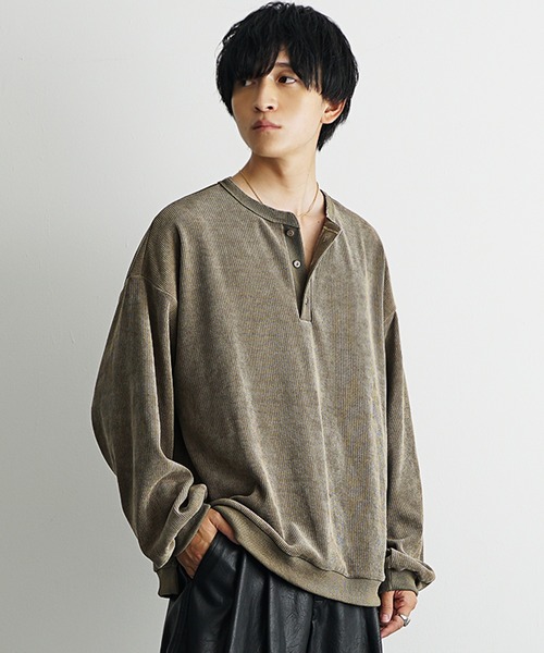 MinoriTY（マイノリティ）の「【MinoriTY】コーデュロイ＆スウェード生地ニットソートレーナー ヘンリーネック クルーネック スウェット メンズ ビッグシルエット オーバーサイズ ルーズフィット 秋服 冬服【MinoriTY】（スウェット・メンズ・ブルー/チャコール/アイボリー/モカ/グリーン/チャコールグレー/グレイッシュベージュ/キナリ/ネイビー/ブルー系その他/ベージュ系その他/レッド系その他/ワイン/グレー系その他・S/M/L）」の21枚目の写真