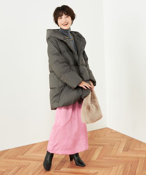 NOLLEY’S（ノーリーズ）の「撥水ダウンショール風フードコート（ダウンジャケット/コート・レディース・オフホワイト/ブラック/チャコールグレー・36/38）」の6枚目の写真