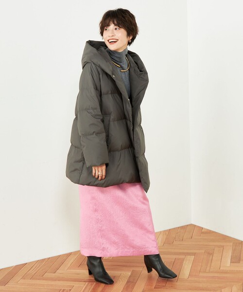 NOLLEY’S（ノーリーズ）の「撥水ダウンショール風フードコート（ダウンジャケット/コート・レディース・オフホワイト/ブラック/チャコールグレー・36/38）」の7枚目の写真