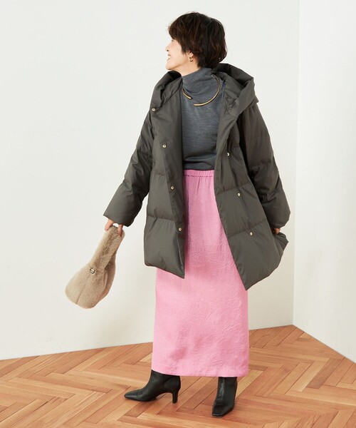 NOLLEY’S（ノーリーズ）の「撥水ダウンショール風フードコート（ダウンジャケット/コート・レディース・オフホワイト/ブラック/チャコールグレー・36/38）」の10枚目の写真