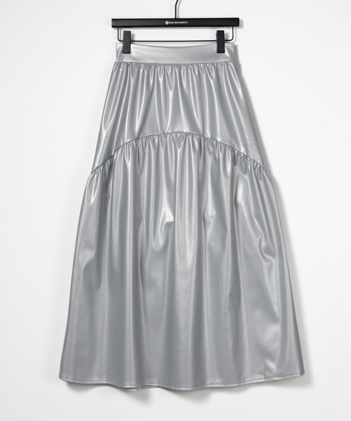me+em select(ミームセレクト)の「【 2color 】メタリックフェイクレザーギャザーフレアスカート / metallic fake leather gather flare skirt(スカート・レディース・シルバー/ブラック・LARGE/MEDIUM/SMALL)」の16枚目の写真