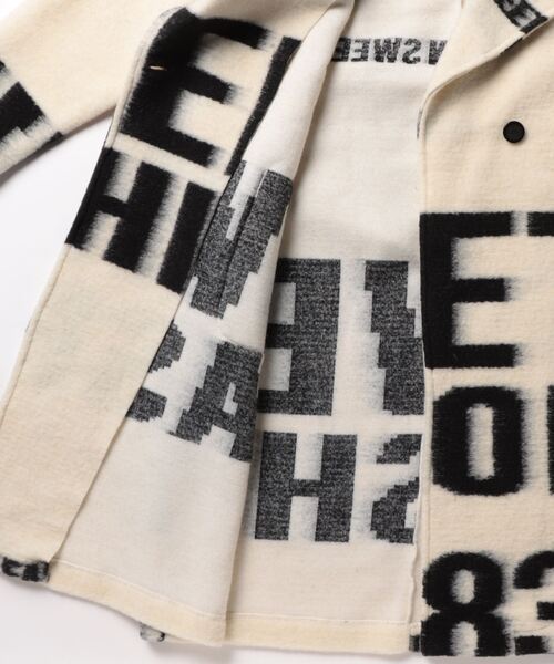 Settimissimo（セッティミッシモ）の「ITALYレタープリント 圧縮ウール コート（チェスターコート・レディース・ブラック/オフホワイト・FREE）」の4枚目の写真