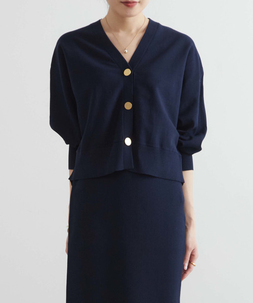 Liesse(リエス)の「Vネックドルマンカーディガン(カーディガン/ボレロ・レディース・アイボリー/ブルー/ネイビー・FREE)」の2枚目の写真