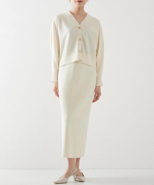 Liesse(リエス)の「Vネックドルマンカーディガン(カーディガン/ボレロ・レディース・アイボリー/ブルー/ネイビー・FREE)」の4枚目の写真