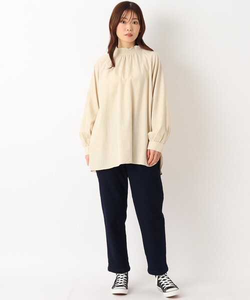 one'sterrace（ワンズテラス）の「デニムタートルネックスモッキング刺繍ブラウス（シャツ/ブラウス・レディース・ネイビー系5/アイボリー系8/ブルー系その他7・02）」の14枚目の写真