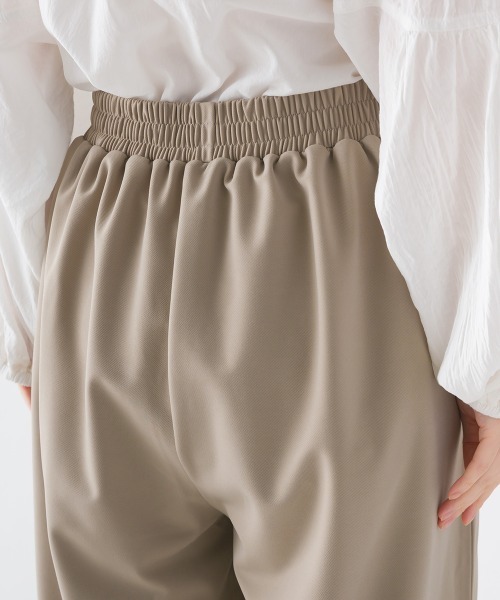 OMNES（オムネス）の「綾織ストレッチタックワイドパンツ（その他パンツ・レディース・ベージュ/ブラック・FREE）」の15枚目の写真