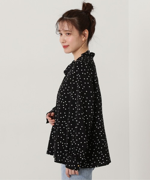 N.（N. Natural Beauty Basic）（エヌエヌナチュラルビューティーベーシック）の「◆Ｖネックフリルフロントボタンブラウス（シャツ/ブラウス・レディース・ドット/ブルー/オフホワイト・MEDIUM）」の15枚目の写真