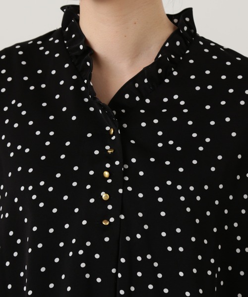 N.（N. Natural Beauty Basic）（エヌエヌナチュラルビューティーベーシック）の「◆Ｖネックフリルフロントボタンブラウス（シャツ/ブラウス・レディース・ドット/ブルー/オフホワイト・MEDIUM）」の17枚目の写真