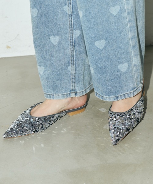 Auntie Rosa Holiday（アンティローザホリデー）の「ポインテッドスパンコールミュール（その他シューズ・レディース・シルバー/ブラック・39/37）」の4枚目の写真