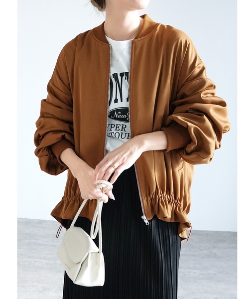 reca(レカ)の「後ろギャザーMA-1(MA-1・レディース・ブラック/ライトベージュ/キャメル/オリーブ・FREE)」の4枚目の写真