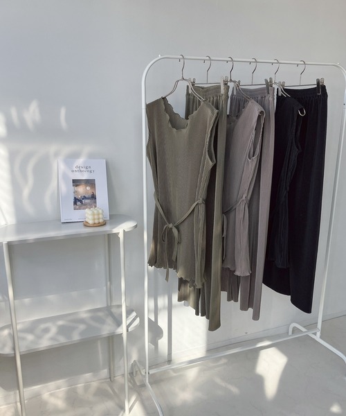 AS KNOW AS plus（アズノゥアズプラス）の「◎プリーツノースリとパンツセット（セットアップ・レディース・カーキ/ブラック/モカ/ブラック系・FREE）」の16枚目の写真