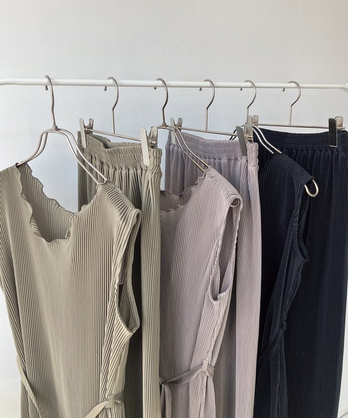 AS KNOW AS plus（アズノゥアズプラス）の「◎プリーツノースリとパンツセット（セットアップ・レディース・カーキ/ブラック/モカ/ブラック系・FREE）」の17枚目の写真