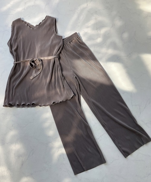 AS KNOW AS plus（アズノゥアズプラス）の「◎プリーツノースリとパンツセット（セットアップ・レディース・カーキ/ブラック/モカ/ブラック系・FREE）」の14枚目の写真