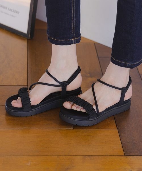 mysty woman（ミスティウーマン）の「シャーリングナロースポーツサンダル 108281（サンダル・レディース・オフホワイト/ブラック/グレー系その他/アイボリー/ライトカーキ・MEDIUM/LARGE）」の4枚目の写真