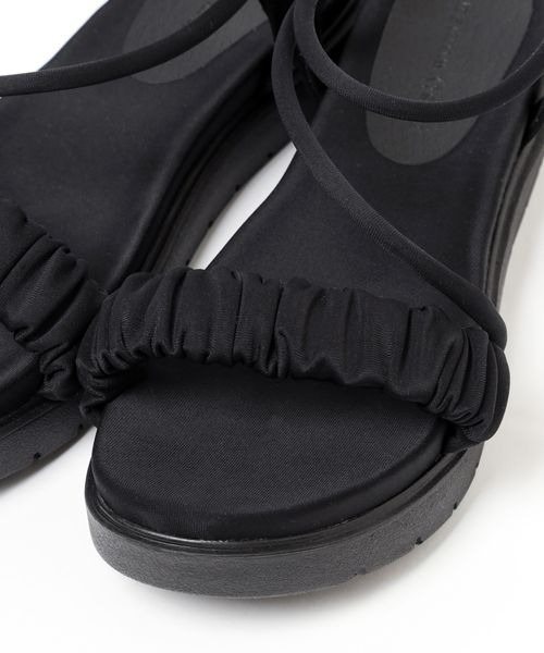 mysty woman（ミスティウーマン）の「シャーリングナロースポーツサンダル 108281（サンダル・レディース・オフホワイト/ブラック/グレー系その他/アイボリー/ライトカーキ・MEDIUM/LARGE）」の22枚目の写真