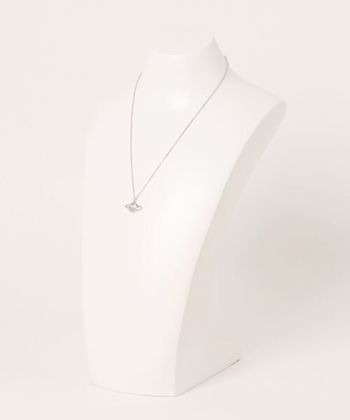 SPINNS（スピンズ）の「細チェーンネックレス/土星（ネックレス・レディース・シルバー・ONESIZE）」の3枚目の写真