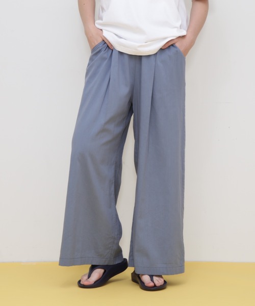 AVIREX（アヴィレックス）の「RELAX TACK GATHER PANTS/リラックスタックギャザーパンツ（その他パンツ・レディース・ブルー/オレンジ/オリーブ/ブラック・FREE）」の4枚目の写真