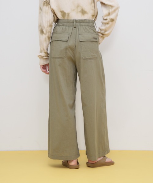 AVIREX（アヴィレックス）の「RELAX TACK GATHER PANTS/リラックスタックギャザーパンツ（その他パンツ・レディース・ブルー/オレンジ/オリーブ/ブラック・FREE）」の7枚目の写真