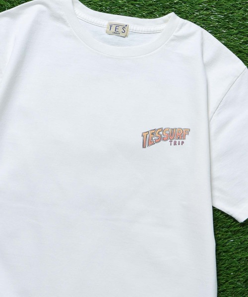 The Endless Summer（エンドレスサマー）の「TES 90s SURF TRIP DESIGN T-shirts  / Tシャツ（Tシャツ/カットソー・メンズ・グリーン系その他3/ホワイト・X-LARGE/LARGE/MEDIUM/SMALL）」の9枚目の写真