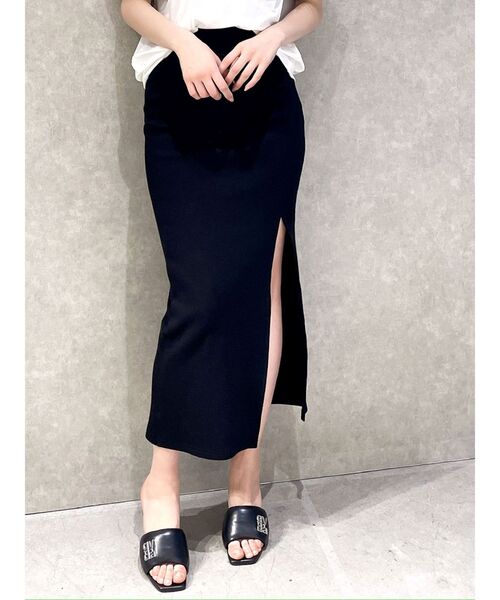 GYDA(ジェイダ)の「DEEPスリットリブロングスカートライクショートパンツ(スカート・レディース・ブラック/レッド・FREE)」の2枚目の写真