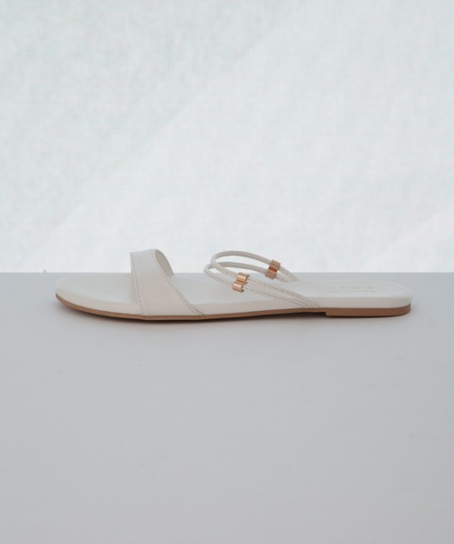 NANO universe（ナノユニバース）の「3wayストラップフラットサンダル（サンダル・レディース・ブラック/ライトブラウン/アイボリー・38/36/37）」の5枚目の写真