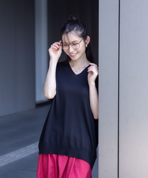 HusHusH（ハッシュアッシュ）の「【 接触冷感 】 HusHusH ハッシュアッシュ Vネックコクーンニットプルオーバー（ニット/セーター・レディース・マジェンタ/ベージュ/ブラック・M/L）」の9枚目の写真