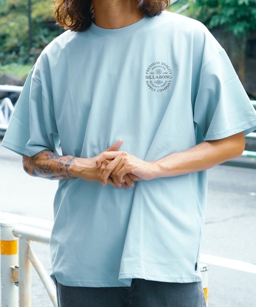 ★送料無料★2024春夏 新品【BILLABONG/ビラボン】【CHILLWEAR】 SOFFTY TEE 水陸両用ラッシュＴシャツ SAG メンズM BE01A-860 OUTLET】BILLABONG メンズ 【CHILLWEAR】 SOFFTY TEE Tシャツ