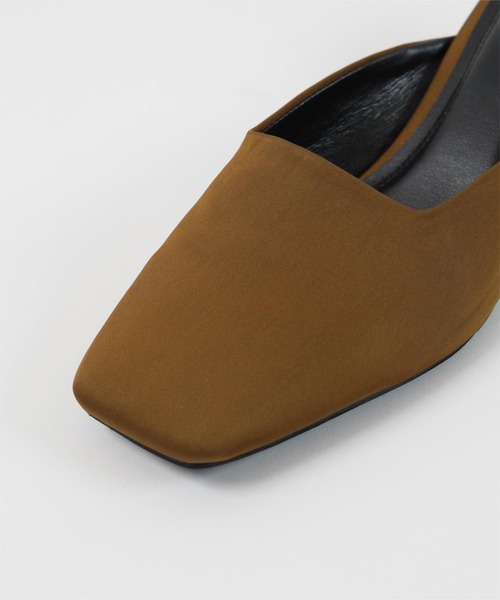 UR'S（ユアーズ）の「サテンミュールサンダル（サンダル・レディース・ブラック/キャメル/ライトイエロー・M/S/LL/L）」の15枚目の写真