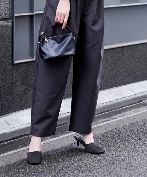 UR'S（ユアーズ）の「サテンミュールサンダル（サンダル・レディース・ブラック/キャメル/ライトイエロー・M/S/LL/L）」の4枚目の写真