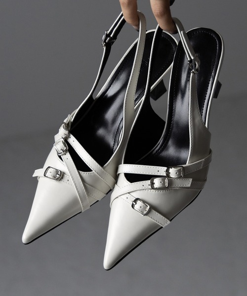 me+em select(ミームセレクト)の「【 2color 】3ベルトポインテッドトゥフェイクレザーミュール / 3 belt pointed toe fake leather mules(パンプス・レディース・アイボリー/ブラック・39/38/37/36)」の1枚目の写真