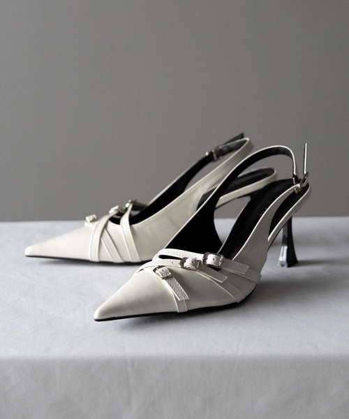 me+em select(ミームセレクト)の「【 2color 】3ベルトポインテッドトゥフェイクレザーミュール / 3 belt pointed toe fake leather mules(パンプス・レディース・アイボリー/ブラック・39/38/37/36)」の10枚目の写真