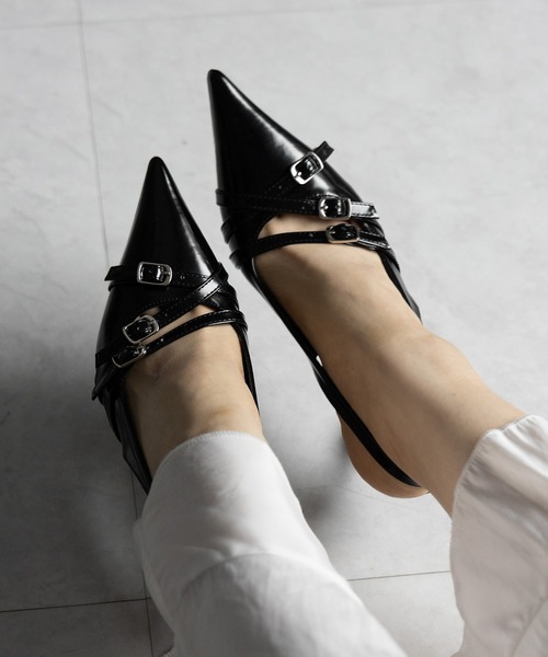 me+em select(ミームセレクト)の「【 2color 】3ベルトポインテッドトゥフェイクレザーミュール / 3 belt pointed toe fake leather mules(パンプス・レディース・アイボリー/ブラック・39/38/37/36)」の15枚目の写真