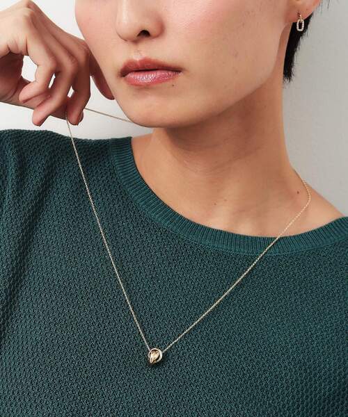 OPAQUE.CLIP（オペークドットクリップ）の「3連リングメタルネックレス（ネックレス・レディース・ゴールド/シルバー・00）」の3枚目の写真