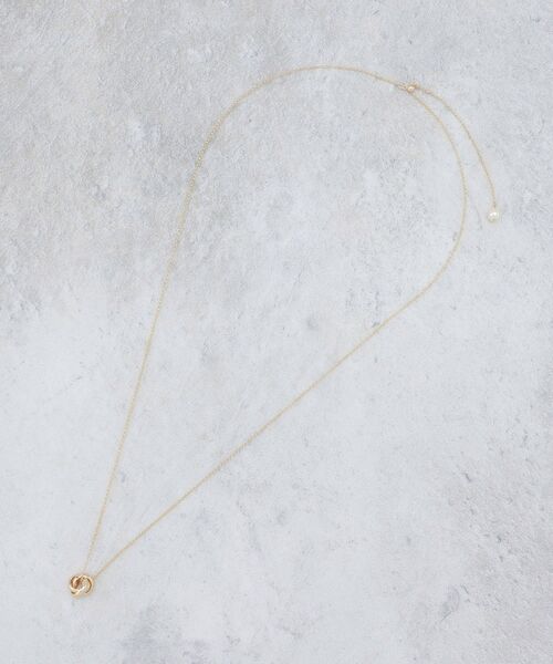 OPAQUE.CLIP（オペークドットクリップ）の「3連リングメタルネックレス（ネックレス・レディース・ゴールド/シルバー・00）」の5枚目の写真