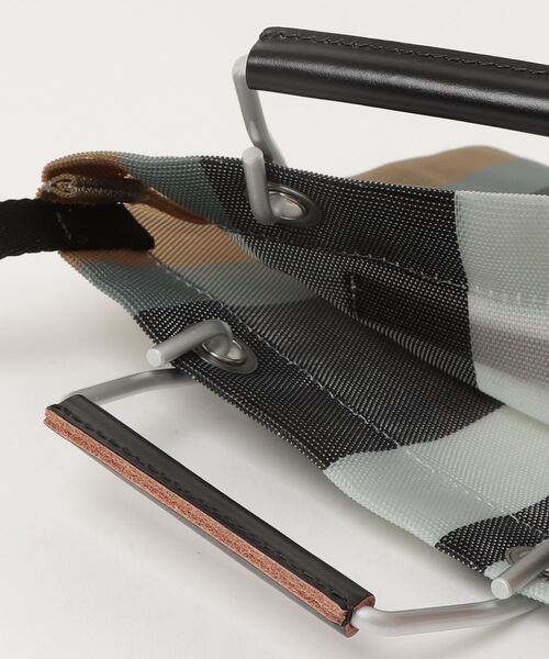 MARNI MARKET(マルニマーケット)の「ストライプミニショルダーバッグ(ショルダーバッグ・レディース・ソフトベージュ・FREE)」の4枚目の写真