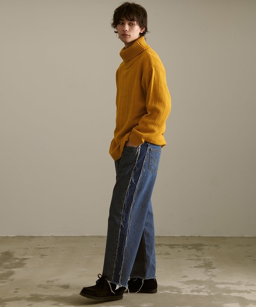 Revo.（レボ）の「Revo. ジオメストライプ ルーズフィット タートルネックニット（ニット/セーター・メンズ・グレー/ブラック/カーキ/マスタード/ブルー・1/2）」の16枚目の写真