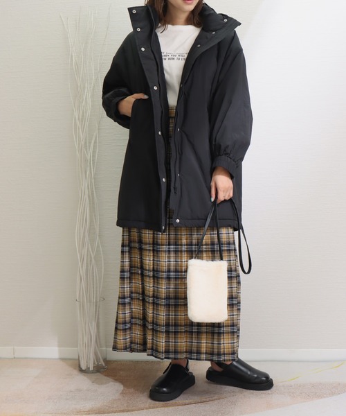 libelle more(リベル モア)の「吸湿発熱中綿ナイロンBIGコート(ダウンジャケット/コート・レディース・ブラック/オリーブ/アイボリー・L/M)」の10枚目の写真