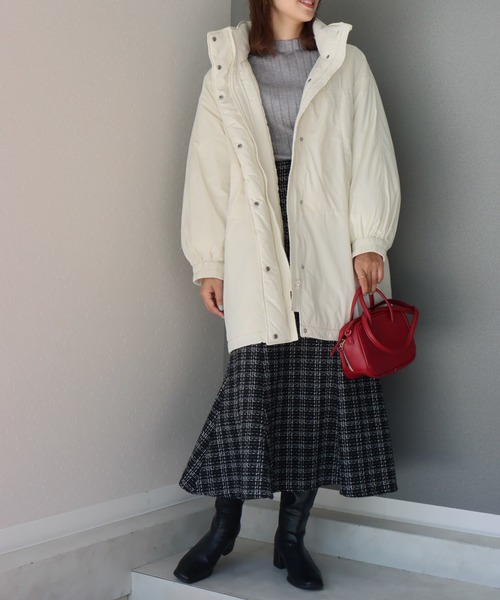 libelle more(リベル モア)の「吸湿発熱中綿ナイロンBIGコート(ダウンジャケット/コート・レディース・ブラック/オリーブ/アイボリー・L/M)」の4枚目の写真