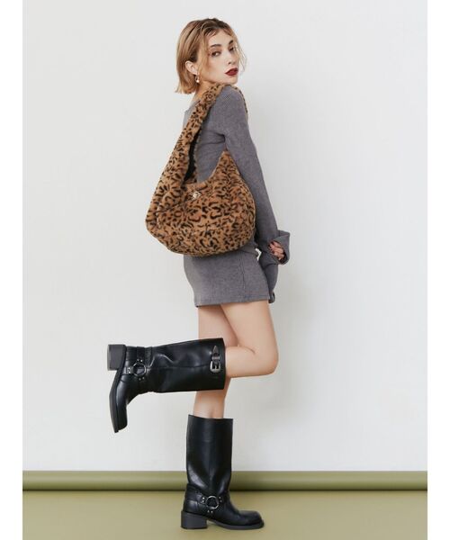 EVRIS(エヴリス)の「ボアBIG BAG(ショルダーバッグ・レディース・ブラック/ホワイト/その他1・FREE)」の18枚目の写真