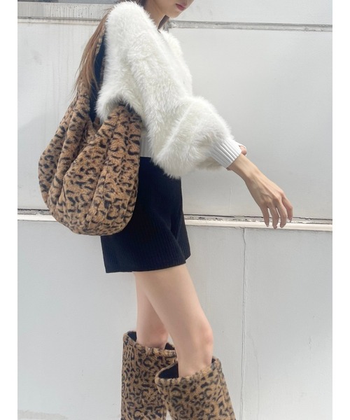 EVRIS(エヴリス)の「ボアBIG BAG(ショルダーバッグ・レディース・ブラック/ホワイト/その他1・FREE)」の6枚目の写真