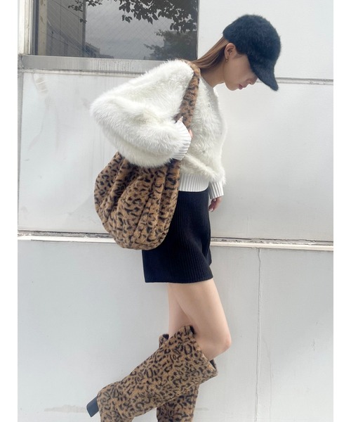 EVRIS(エヴリス)の「ボアBIG BAG(ショルダーバッグ・レディース・ブラック/ホワイト/その他1・FREE)」の7枚目の写真