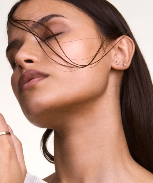 Daniel Wellington(ダニエルウェリントン)の「Crystal Moon Stud Earring レーディスピアス ローズゴールド/シルバー/ゴールド 片耳用(ピアス(片耳用)・レディース・ピンクゴールド/イエローゴールド/シルバー・ONE SIZE)」の13枚目の写真