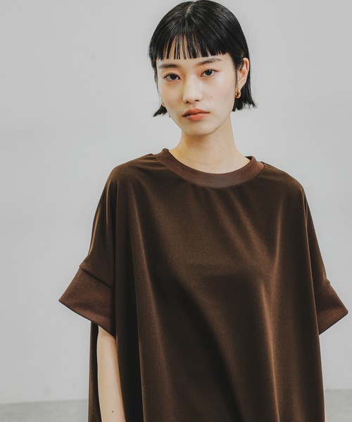 O0u（オーゼロユー）の「カットソージョーゼットTEE 272765（Tシャツ/カットソー・レディース・ホワイト/ブラック/ベージュ系/ネイビー/ブラウン・FREE）」の4枚目の写真