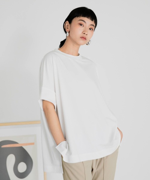 O0u（オーゼロユー）の「カットソージョーゼットTEE 272765（Tシャツ/カットソー・レディース・ホワイト/ブラック/ベージュ系/ネイビー/ブラウン・FREE）」の8枚目の写真