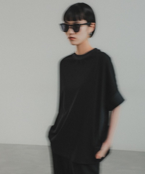 O0u（オーゼロユー）の「カットソージョーゼットTEE 272765（Tシャツ/カットソー・レディース・ホワイト/ブラック/ベージュ系/ネイビー/ブラウン・FREE）」の17枚目の写真