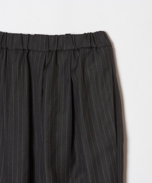 ENCIRCLE(エンサークル)の「Loose pin stripe easy pants / ルーズピンストライプイージーパンツ(スラックス・レディース・ブラック/グレー・FREE)」の9枚目の写真