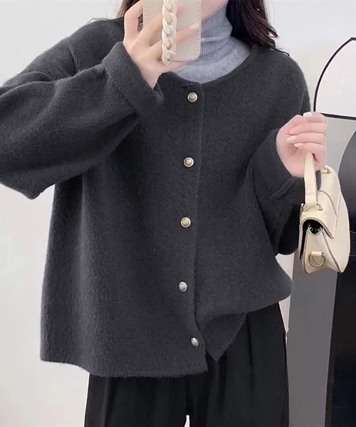 Girly Doll(ガーリードール)の「クルーネックニットカーディガン(カーディガン/ボレロ・レディース・オフホワイト/ダークグレー/ベージュ/ライトグレー/レッド・FREE)」の4枚目の写真