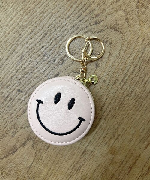 Omekashi（オメカシ）の「スマイルポーチチャーム（ポーチ・レディース・ピンク/シルバー・ONE SIZE）」の3枚目の写真